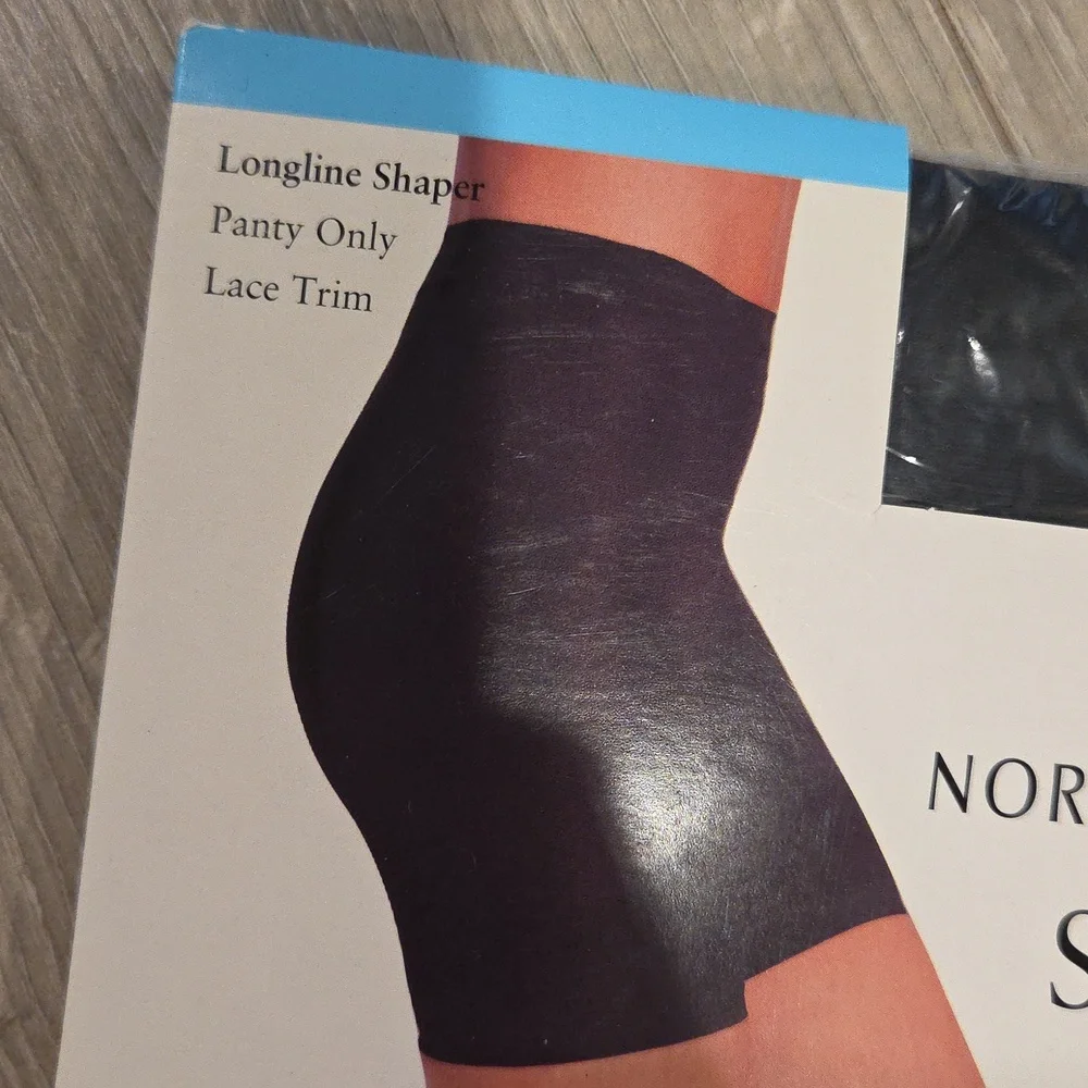 NWT Nordstrom Rack Shaper